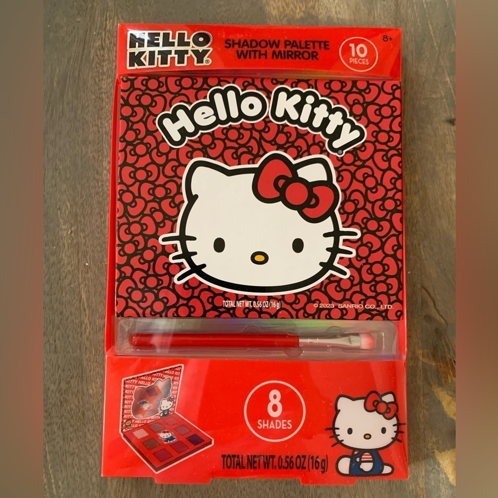 Hello Kitty eyeshadow palette